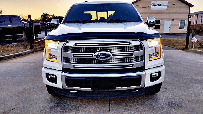 2015 Ford F150 Platinum photo