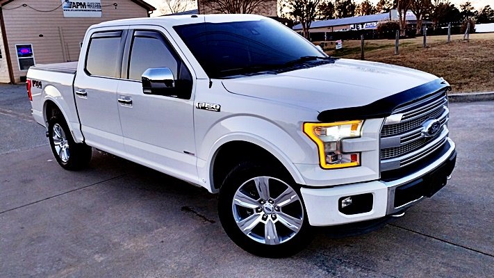 2015 Ford F150 Platinum photo