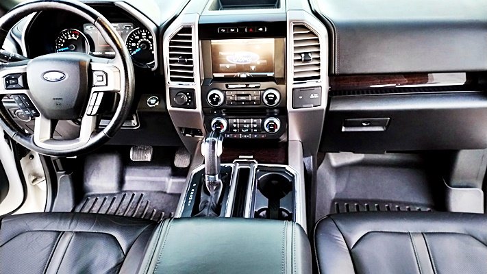 2015 Ford F150 Platinum photo