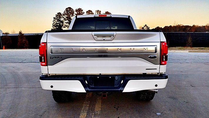 2015 Ford F150 Platinum photo