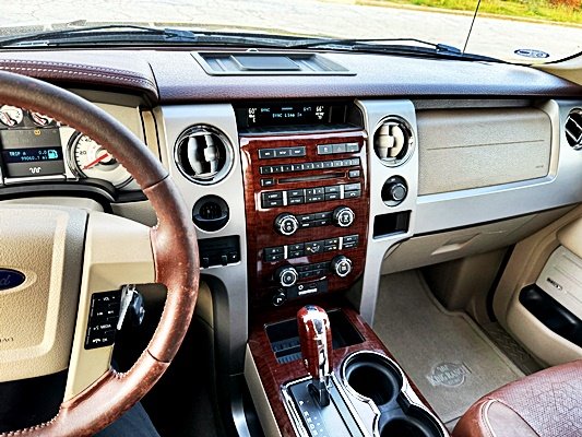 2010 Ford F-150 XLT photo