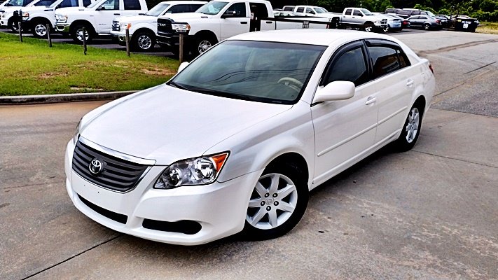 2010 Toyota Avalon XLS photo