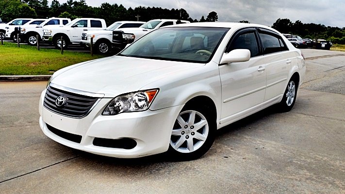 2010 Toyota Avalon XLS photo