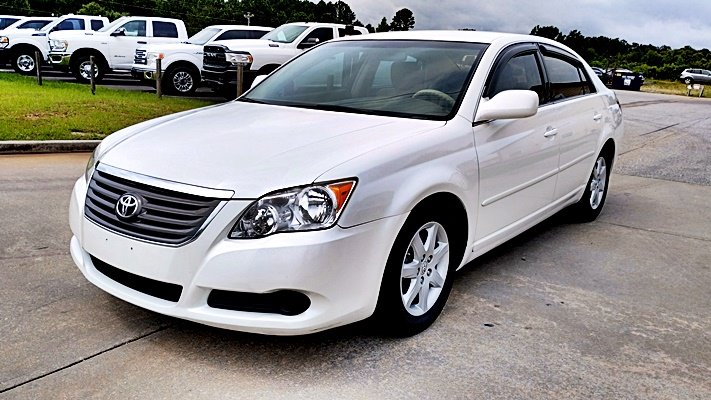 2010 Toyota Avalon XLS photo