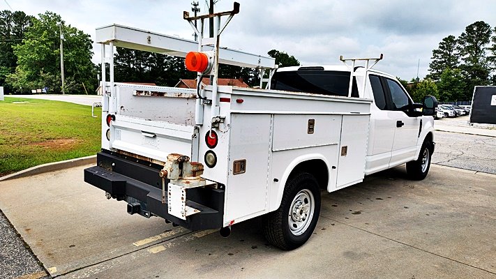2019 Ford F-350 - $19,995