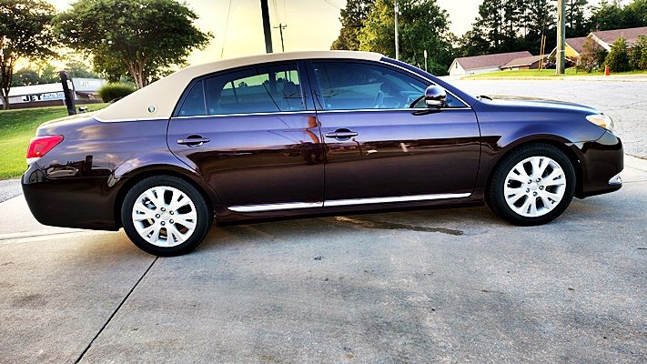 2011 Toyota Avalon - $14,995