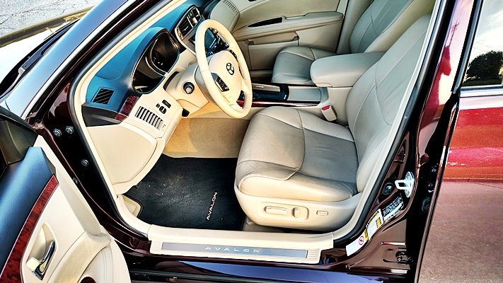 2011 Toyota Avalon - $14,995