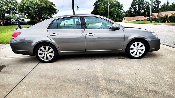 2006 Toyota Avalon - $7,995