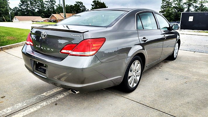 2006 Toyota Avalon - $7,995