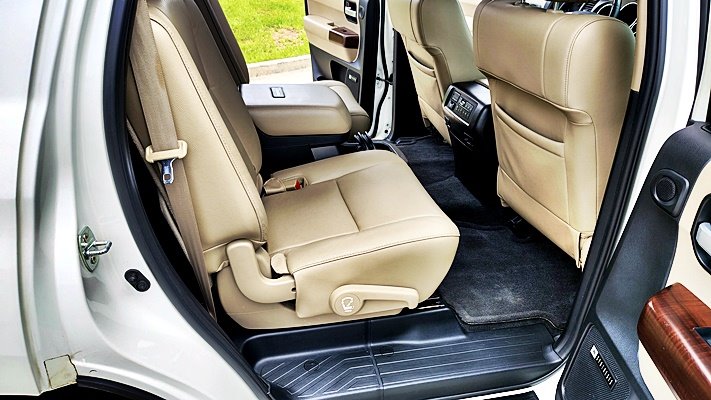 2014 Toyota Sequoia - $15,995
