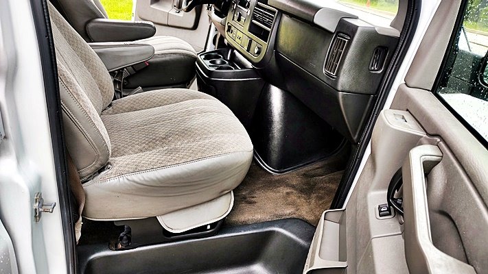 2018 Chevrolet Express - $16,995