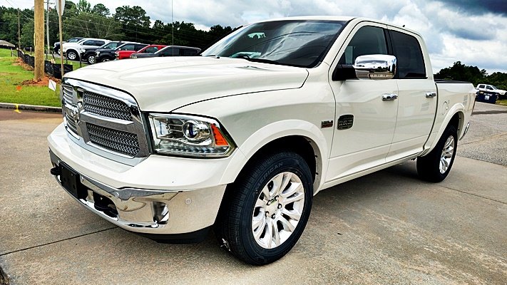 2017 Ram 1500 - $15,995
