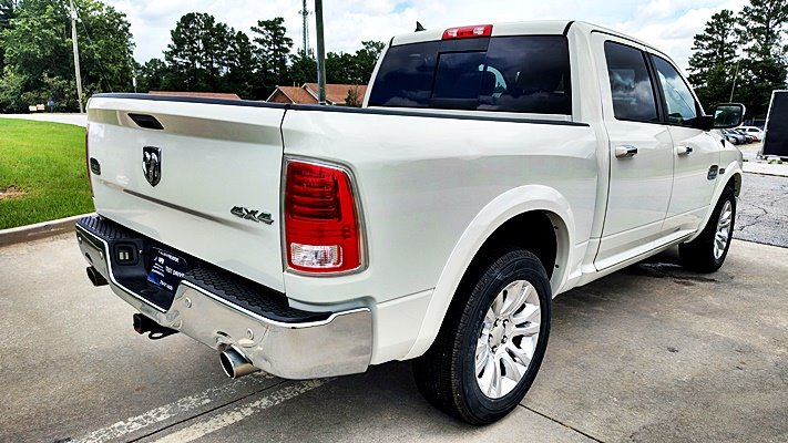 2017 Ram 1500 - $15,995