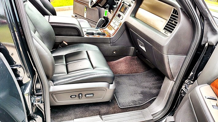 2014 Lincoln Navigator - $8,995