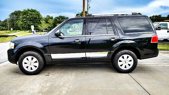 2014 Lincoln Navigator - $8,995