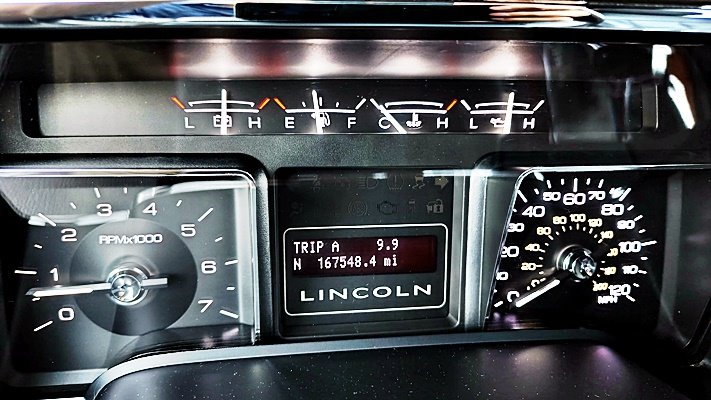 2014 Lincoln Navigator - $8,995