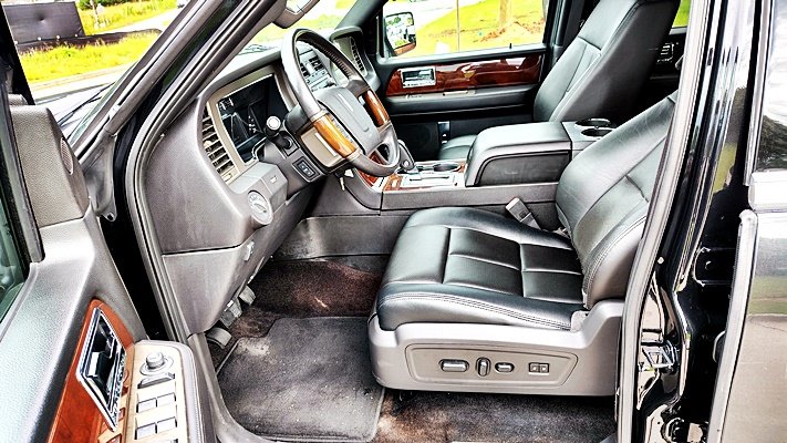 2014 Lincoln Navigator - $8,995