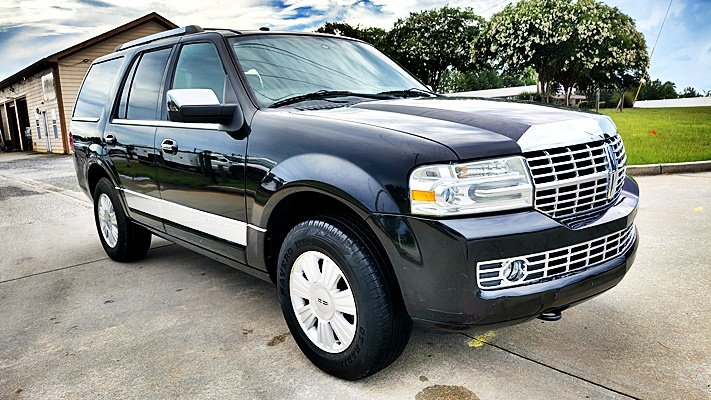 2014 Lincoln Navigator - $8,995