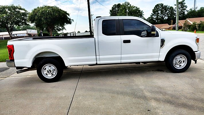 2022 Ford F-350 - $21,995