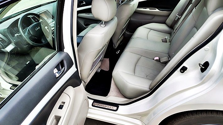 2009 INFINITI G - $12,495