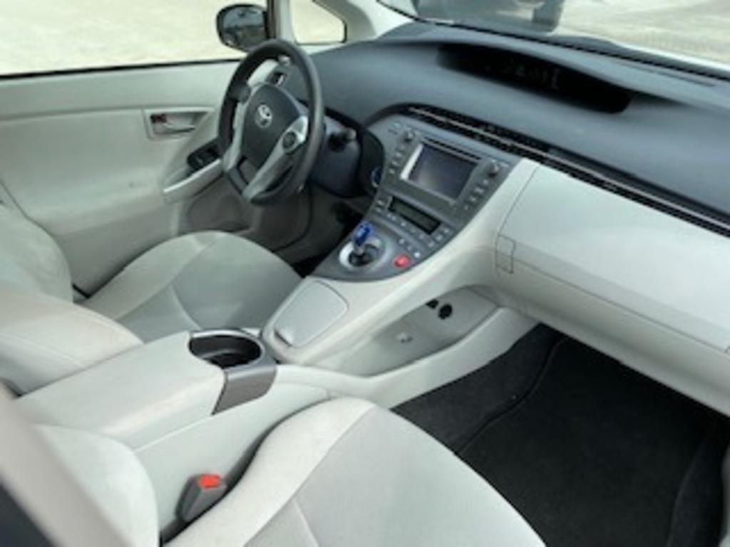 2014 Toyota Prius One photo