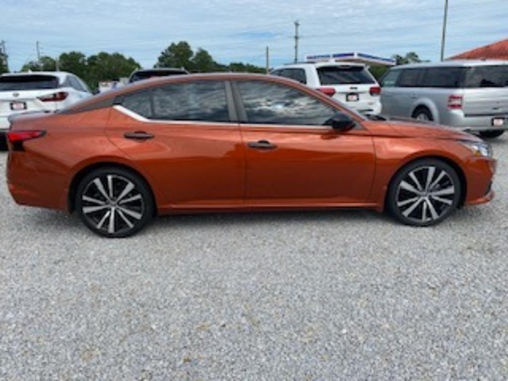 2021 Nissan Altima SR photo