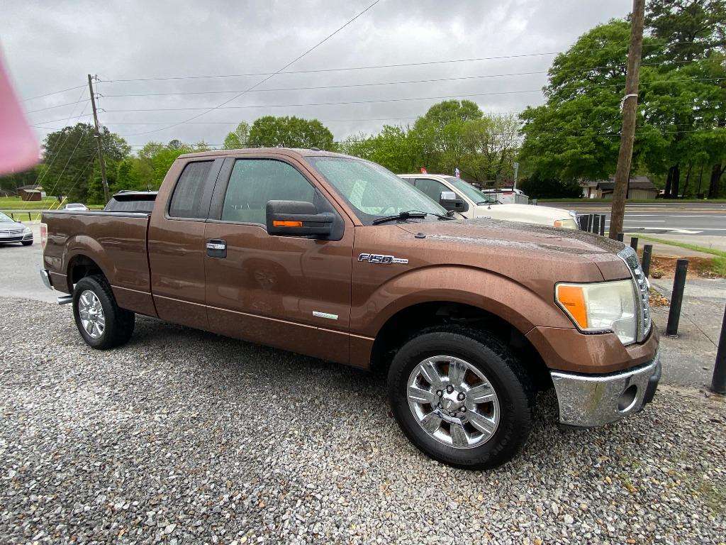 The 2011 Ford F-150 XLT photos