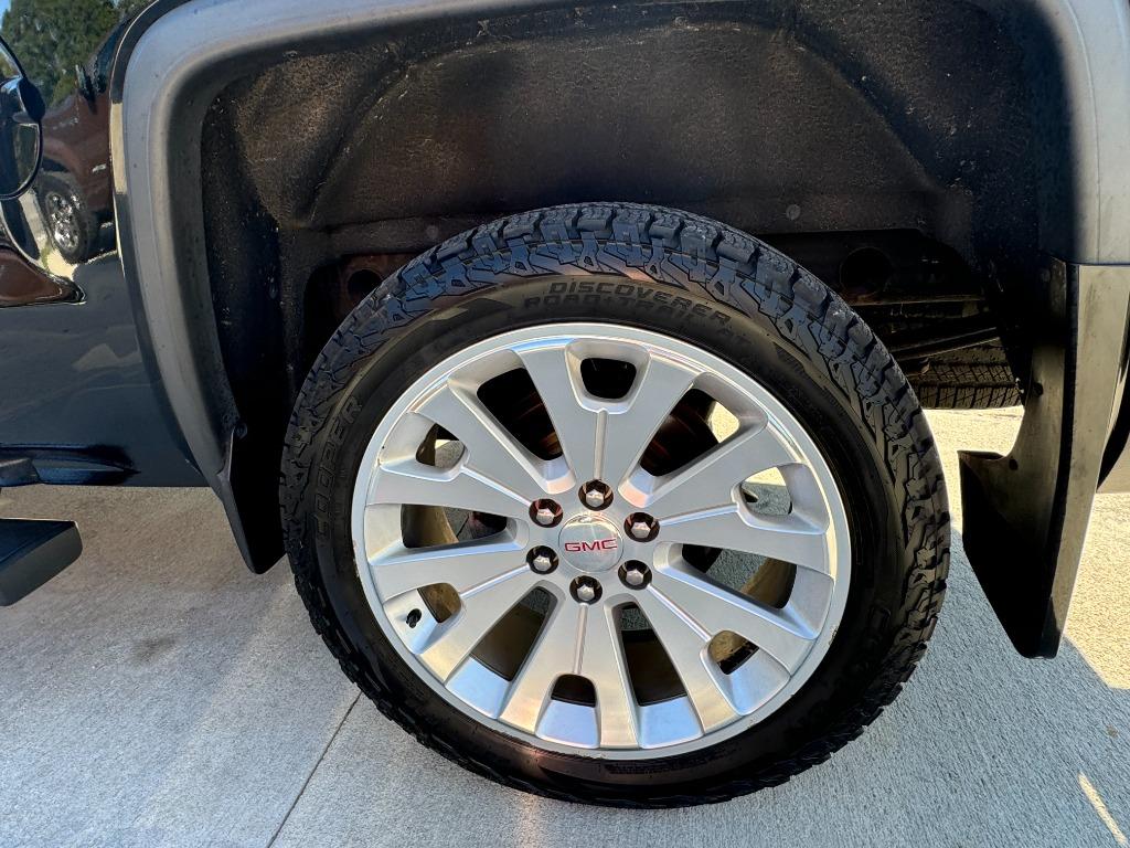 2015 GMC Sierra 1500 Denali photo