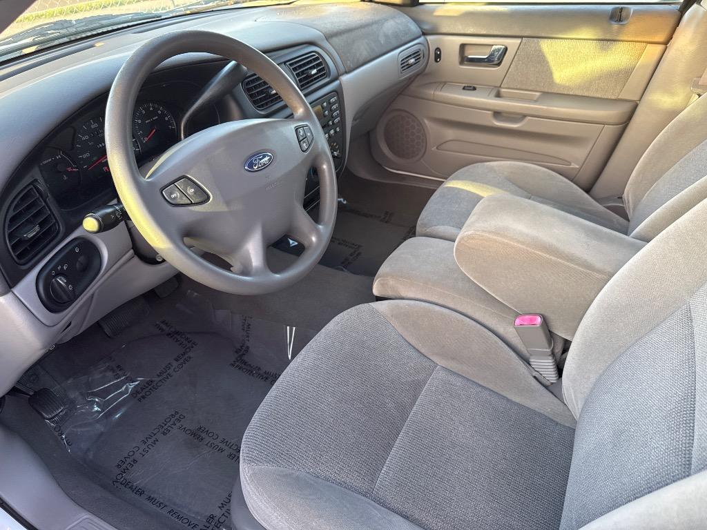 2002 Ford Taurus SES photo