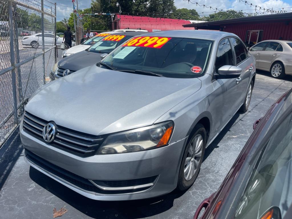 2013 Volkswagen Passat - $4,295