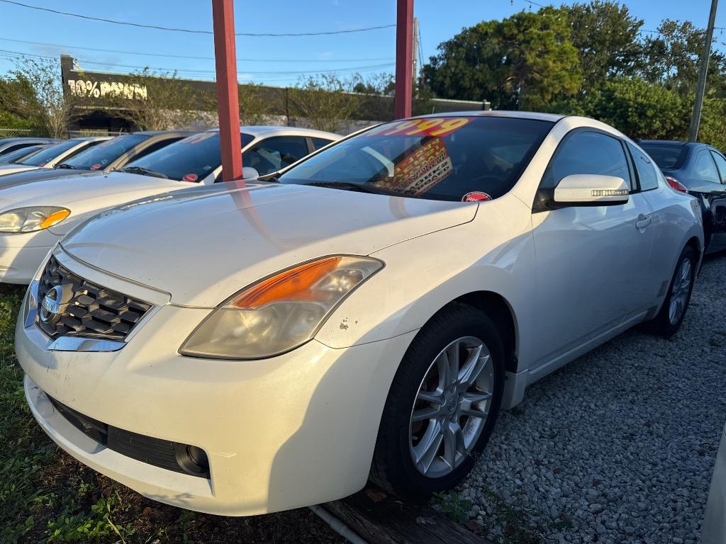 2008 Nissan Altima 3.5 SE photo