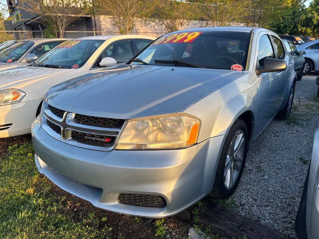 2013 Dodge Avenger SE photo