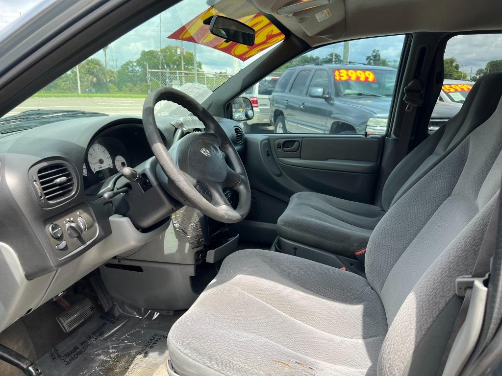 2005 Dodge Grand Caravan - $3,999