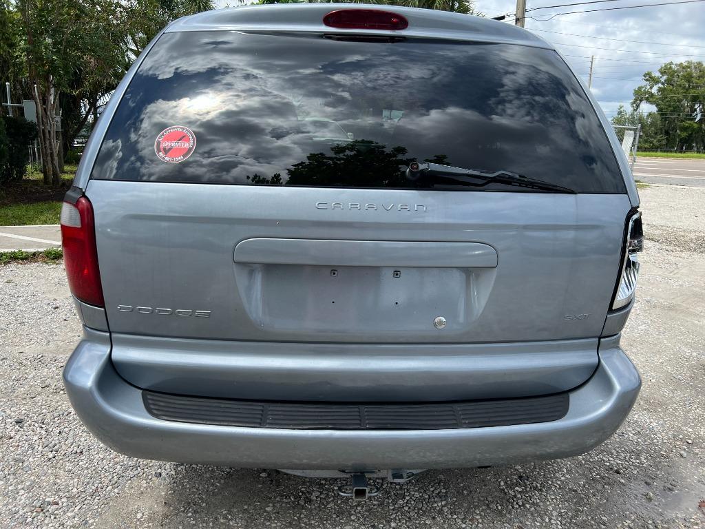 2005 Dodge Grand Caravan - $3,999