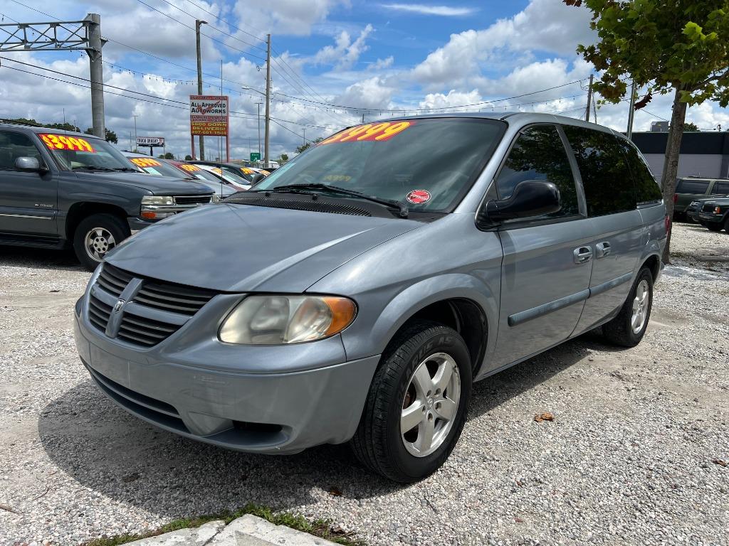 2005 Dodge Grand Caravan - $3,999