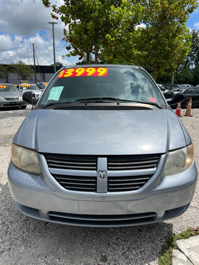 2005 Dodge Grand Caravan - $3,999