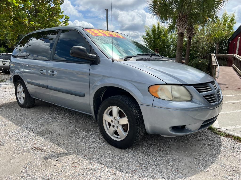 2005 Dodge Grand Caravan - $3,999