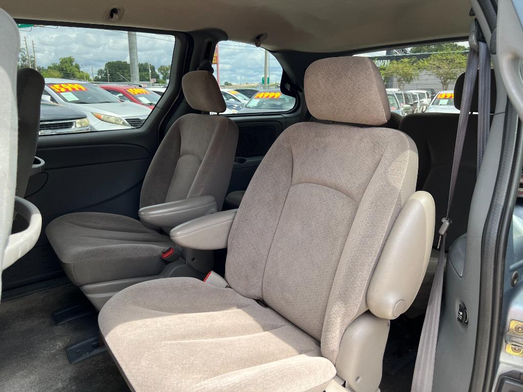 2005 Dodge Grand Caravan - $3,999