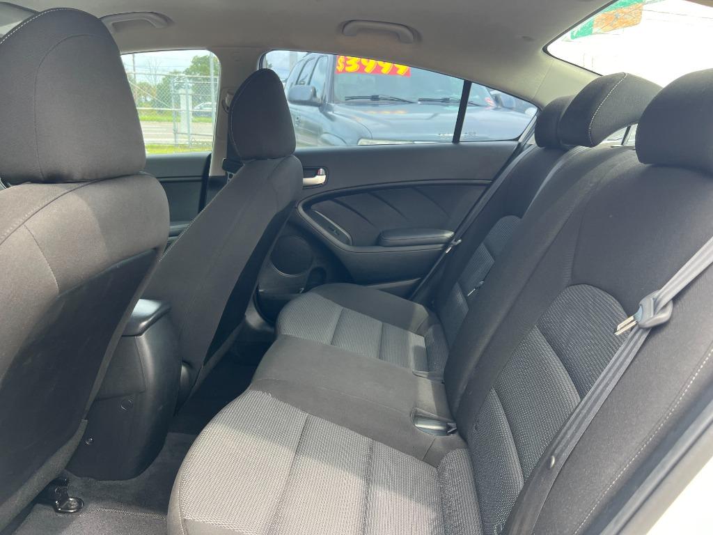 2017 Kia Forte LX photo