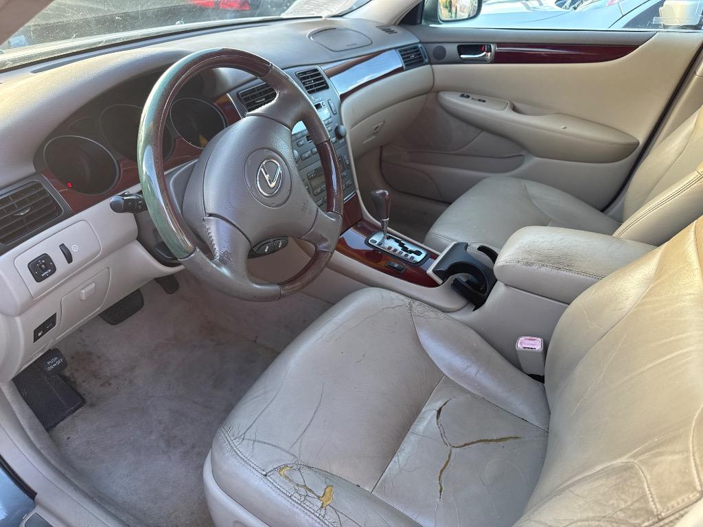 2004 Lexus ES 330 photo
