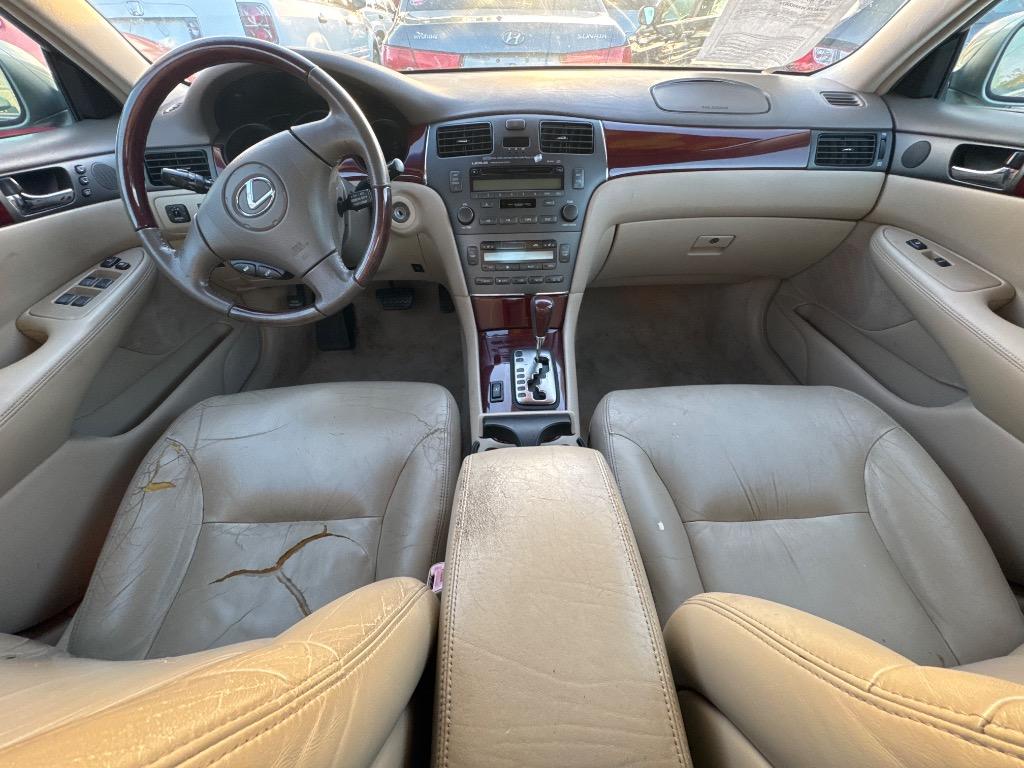 2004 Lexus ES 330 photo