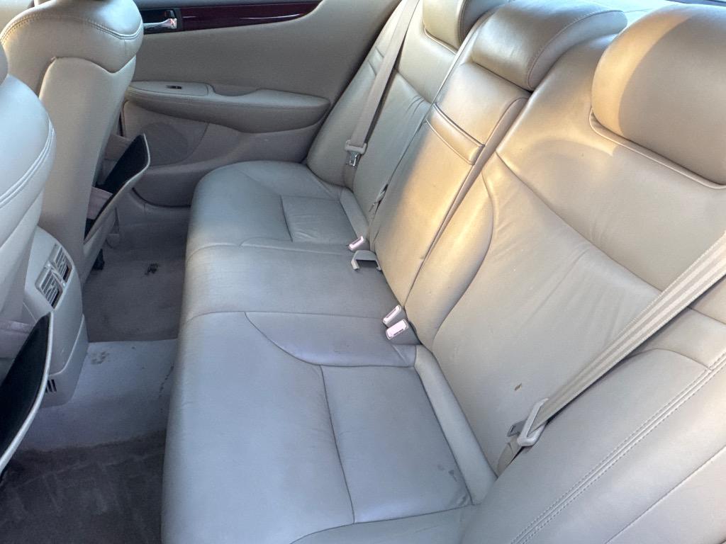 2004 Lexus ES 330 photo