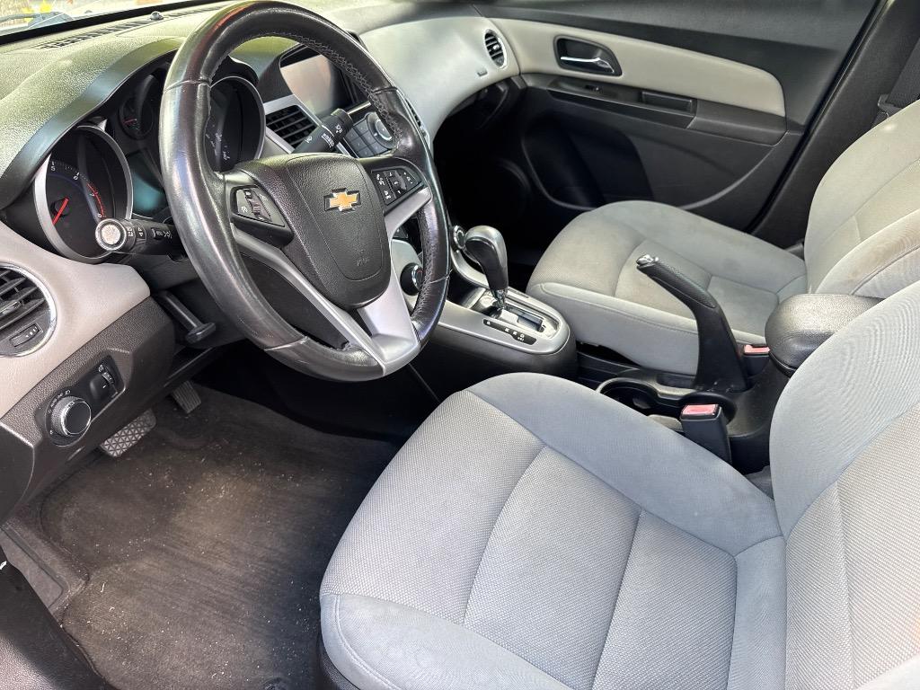 2013 Chevrolet Cruze - $6,999