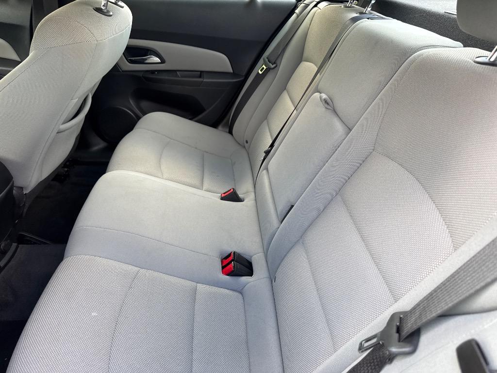 2013 Chevrolet Cruze - $6,999