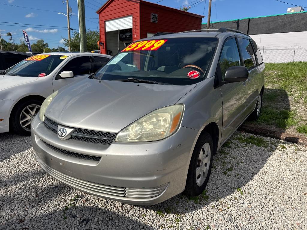 2004 Toyota Sienna - $4,999