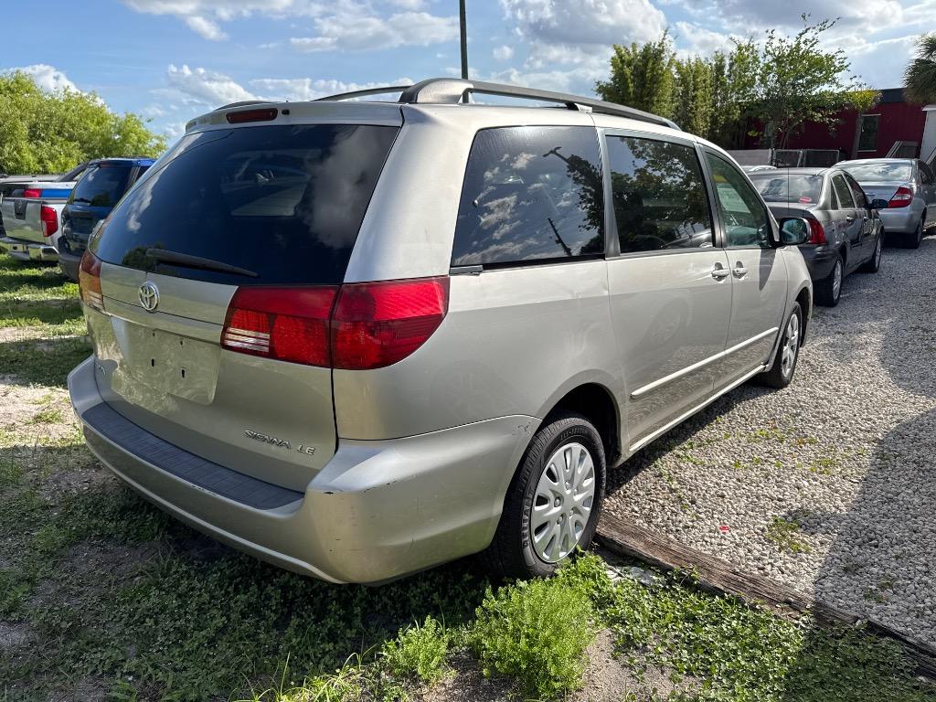 2004 Toyota Sienna - $4,999