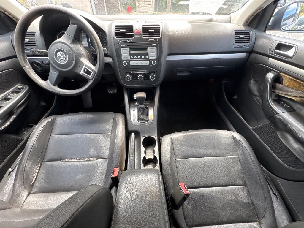 2010 Volkswagen Jetta - $4,999