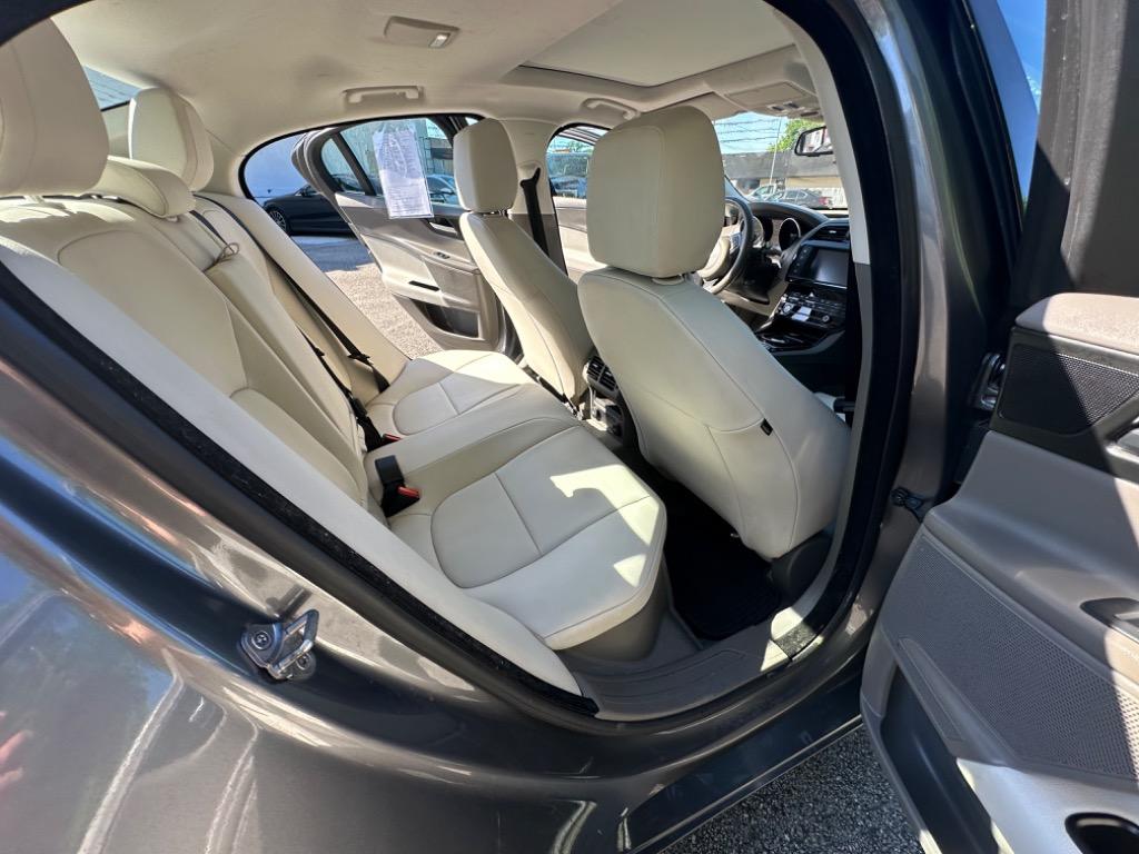 2017 Jaguar XE