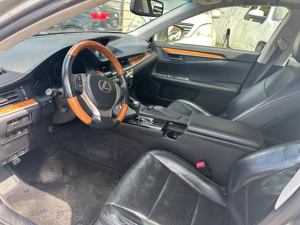 2015 Lexus ES
