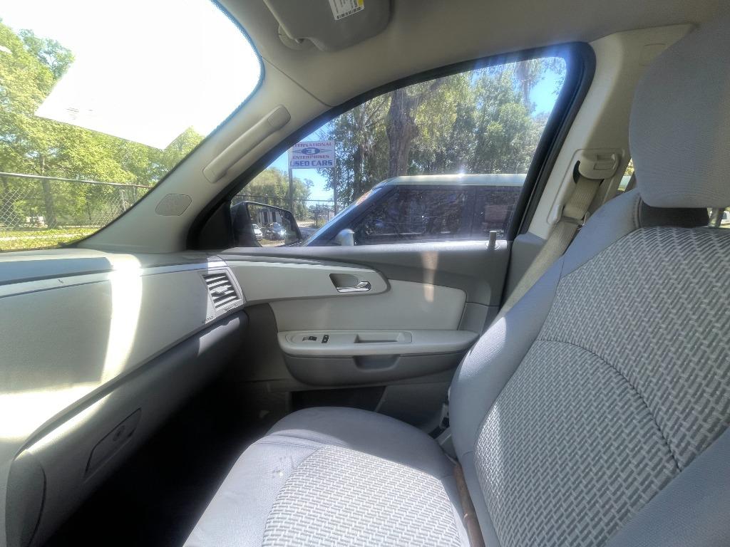 2011 Chevrolet Traverse LT photo